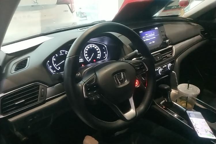 Used Honda Accord 2018 260TURBO Elite Edition China VI Center Console