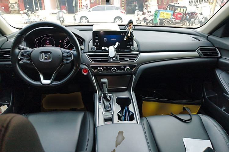 Used Honda Accord 2018 260TURBO Luxury Edition China VI Center Console