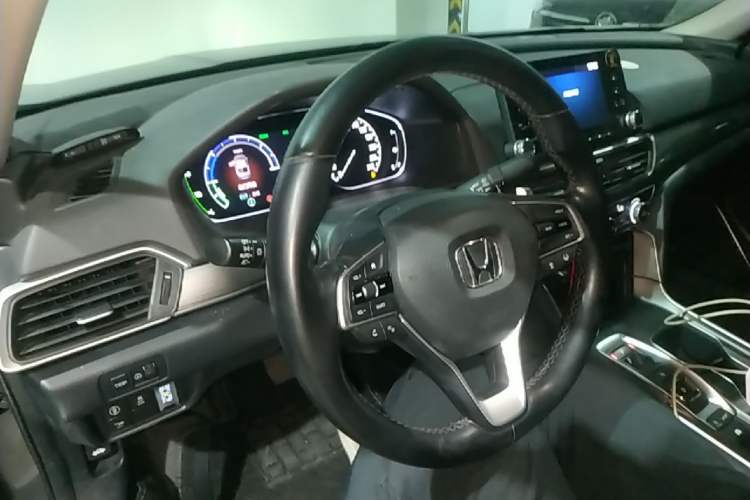 Used Honda Accord 2018 Rui Hybrid 2.0L Rui Ling Edition China VI Center Console