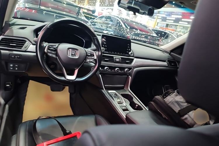 Used Honda Accord 2018 Rui Hybrid 2.0L Rui Ling Edition China VI Center Console