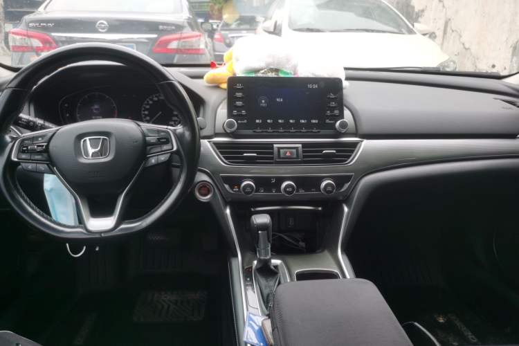 Used Honda Accord 2018 260TURBO Luxury Edition China VI Center Console