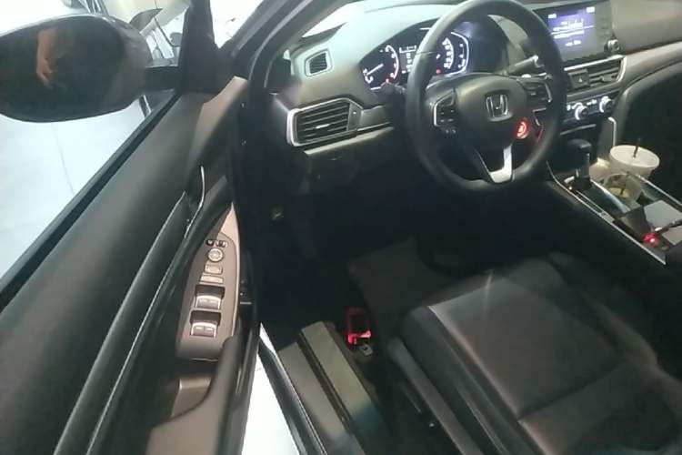 Used Honda Accord 2018 260TURBO Elite Edition China VI Driver Seat