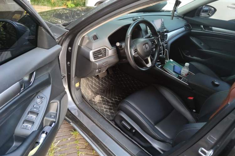 Used Honda Accord 2018 260TURBO Elite Edition China VI Driver Seat