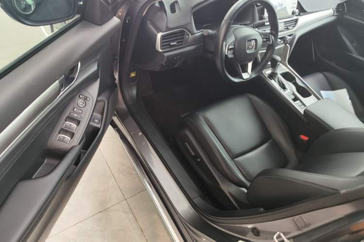Used Honda Accord 2018 260TURBO Elite Edition China VI Driver Seat