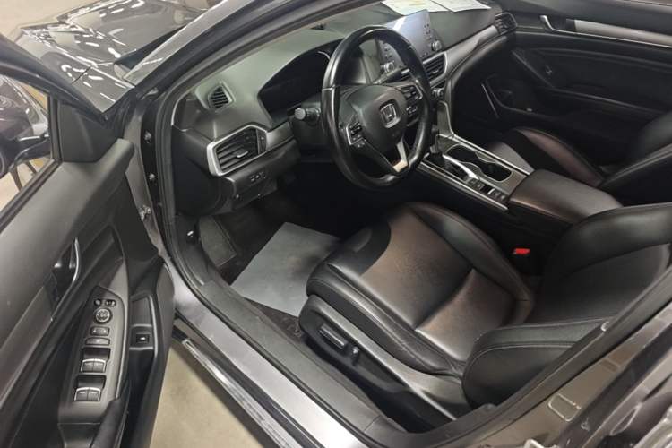 Used Honda Accord 2018 260TURBO Elite Edition China VI Driver Seat