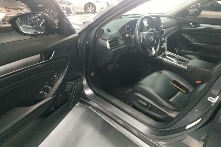 Used Honda Accord 2018 260TURBO Elite Edition China VI Driver Seat
