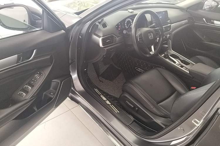 Used Honda Accord 2018 260TURBO Elite Edition China VI Driver Seat