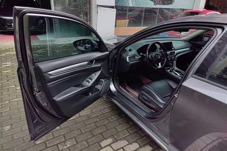Used Honda Accord 2018 260TURBO Elite Edition China VI Driver Seat