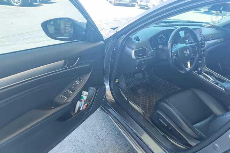 Used Honda Accord 2018 260TURBO Elite Edition China VI Driver Seat
