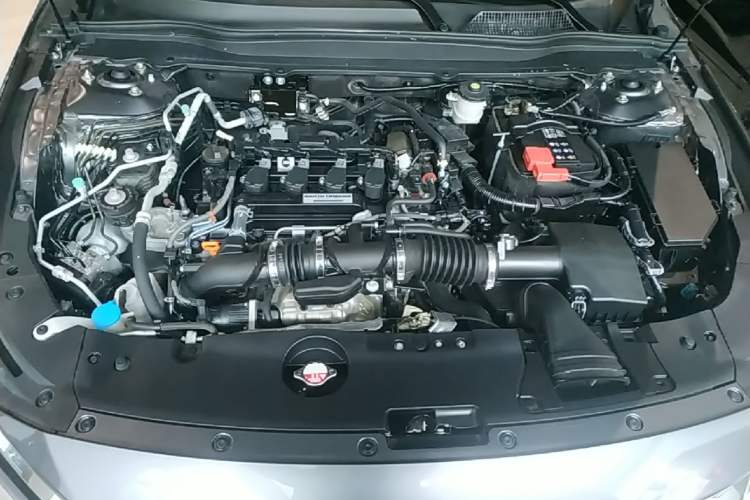 Used Honda Accord 2018 260TURBO Elite Edition China VI Engine Bay
