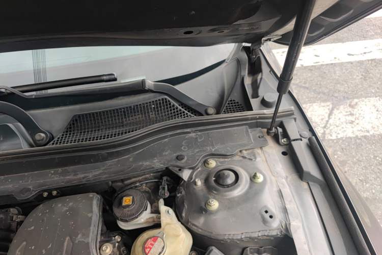 Used Honda Accord 2018 Rui Hybrid 2.0L Rui Ling Edition China VI Engine Bay Left