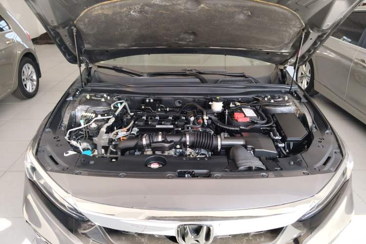 Used Honda Accord 2018 260TURBO Elite Edition China VI Engine Bay
