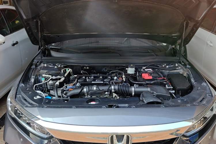 Used Honda Accord 2018 260TURBO Elite Edition China VI Engine Bay