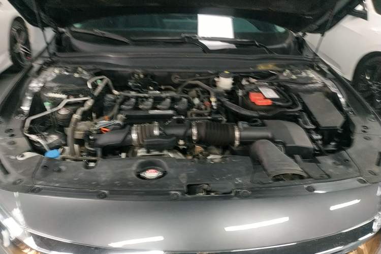 Used Honda Accord 2018 260TURBO Elite Edition China VI Engine Bay