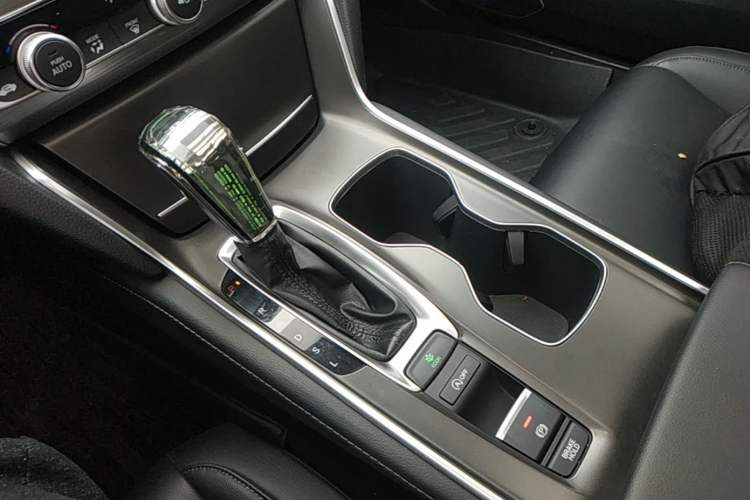 Used Honda Accord 2018 260TURBO Elite Edition China VI Gear Lever
