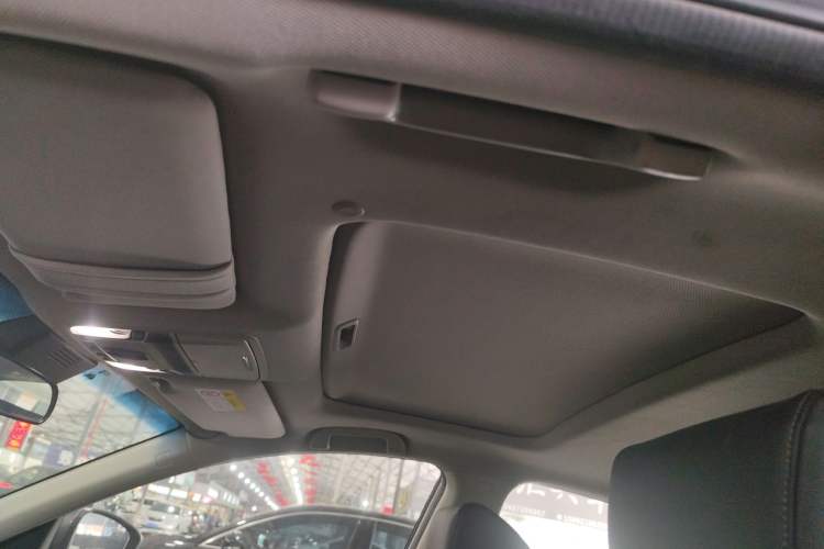 Used Honda Accord 2018 260TURBO Luxury Edition China VI Headliner