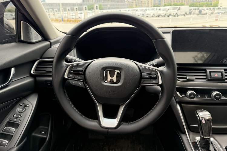 Used Honda Accord 2018 260TURBO Elite Edition China VI Interior 12