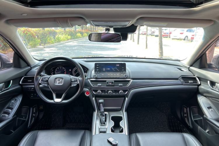 Used Honda Accord 2018 260TURBO Luxury Edition China VI Interior 4