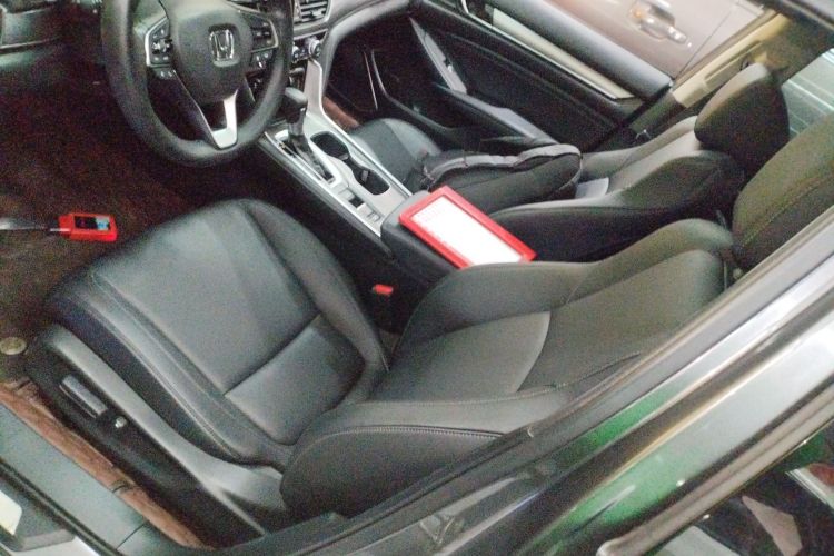 Used Honda Accord 2018 260TURBO Luxury Edition China VI Left Front Seat