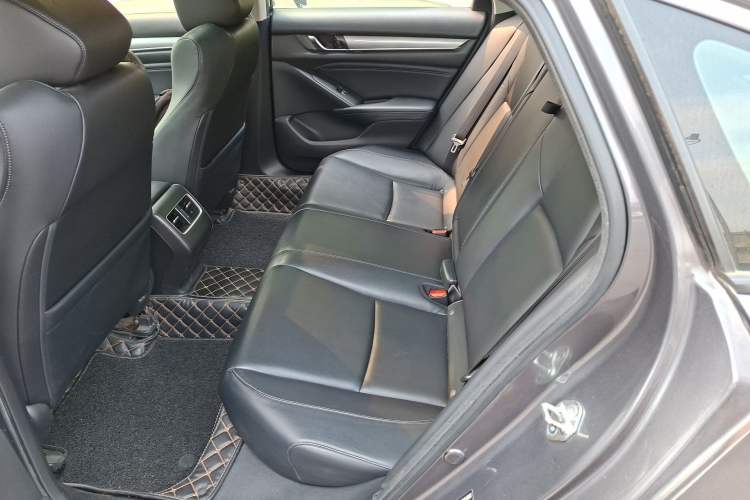 Used Honda Accord 2018 260TURBO Luxury Edition China V Emission Standard Left Rear Seat