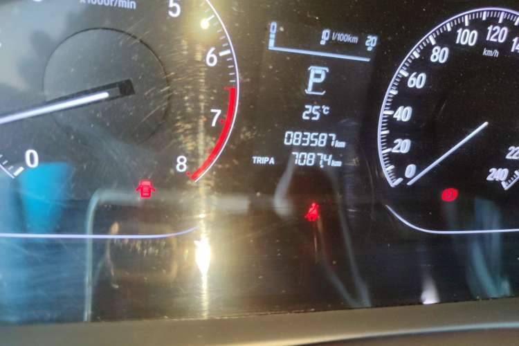 Used Honda Accord 2018 260TURBO Elite Edition China VI Odometer Close Up
