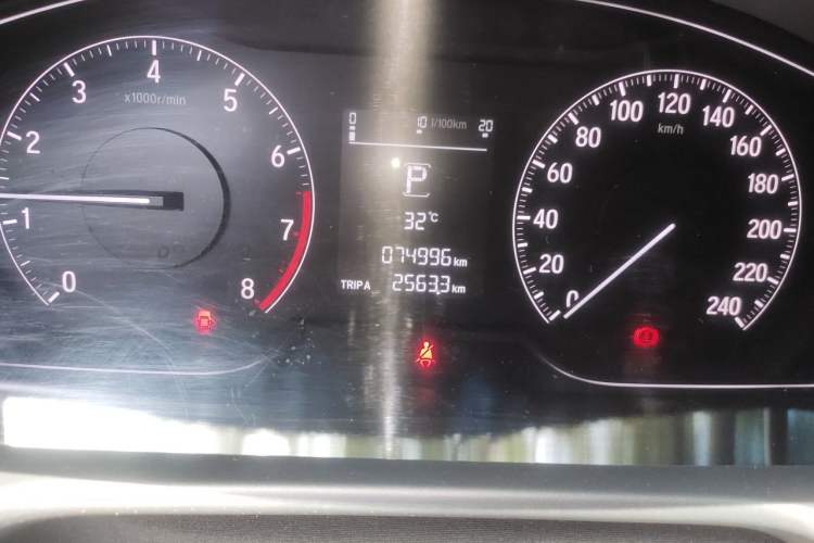 Used Honda Accord 2018 260TURBO Elite Edition China VI Odometer Close Up