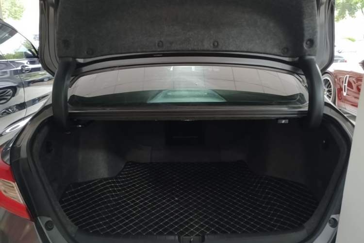 Used Honda Accord 2018 260TURBO Elite Edition China VI Trunk