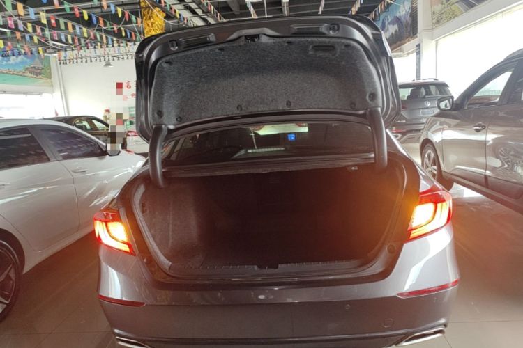 Used Honda Accord 2018 260TURBO Elite Edition China VI Trunk