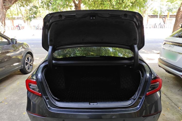 Used Honda Accord 2018 Rui Hybrid 2.0L Rui Zun Edition China VI Trunk