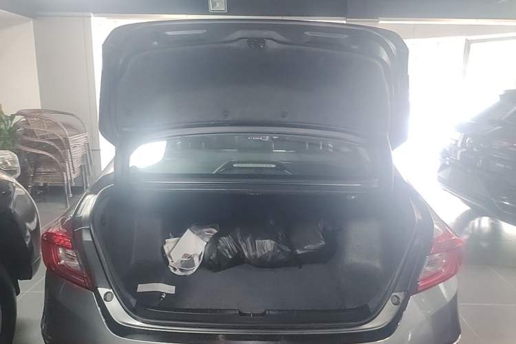 Used Honda Accord 2018 Rui Hybrid 2.0L Rui Ling Edition China VI Trunk