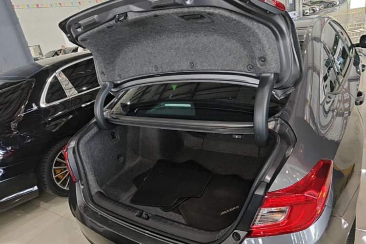 Used Honda Accord 2018 260TURBO Elite Edition China VI Trunk
