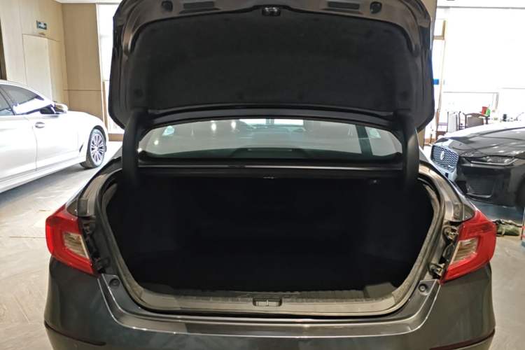 Used Honda Accord 2018 260TURBO Elite Edition China VI Trunk