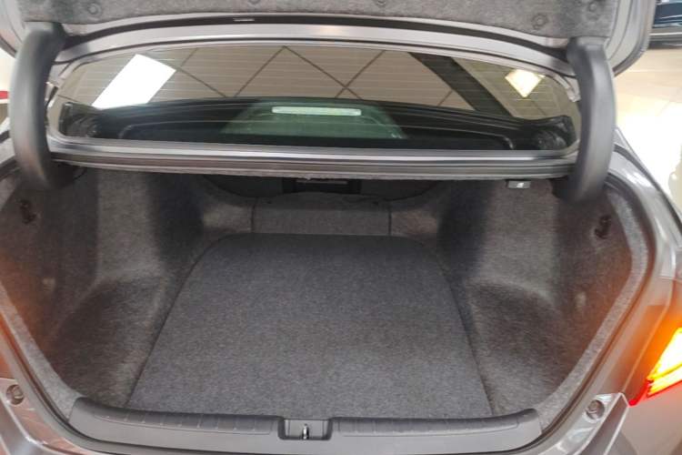 Used Honda Accord 2018 260TURBO Elite Edition China VI Trunk