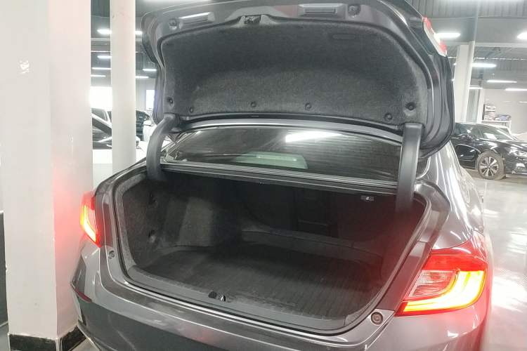 Used Honda Accord 2018 260TURBO Elite Edition China VI Trunk