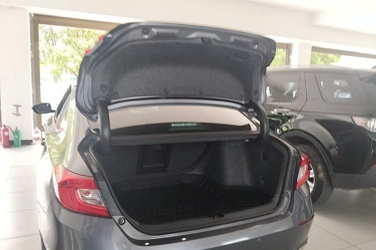 Used Honda Accord 2018 260TURBO Elite Edition China VI Trunk