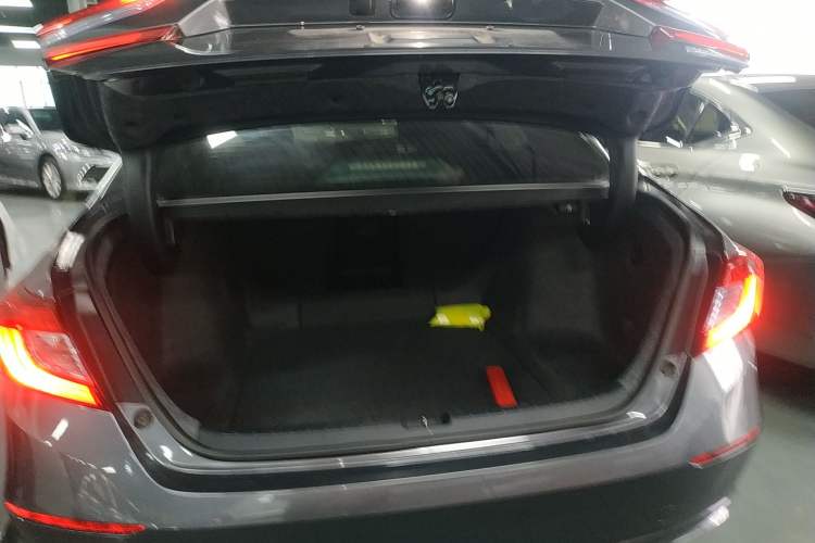 Used Honda Accord 2018 Rui Hybrid 2.0L Rui Ling Edition China VI Trunk