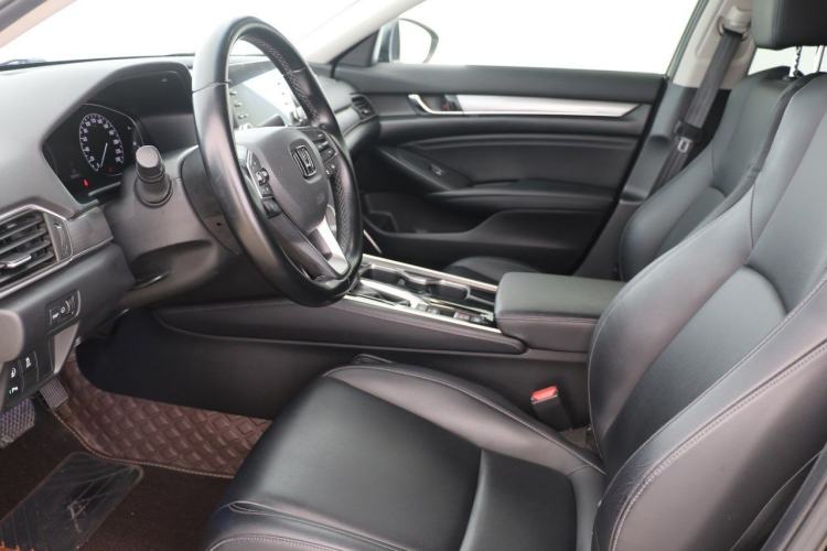 Used Honda Accord 2018 260TURBO Luxury Edition China VI Interior 4