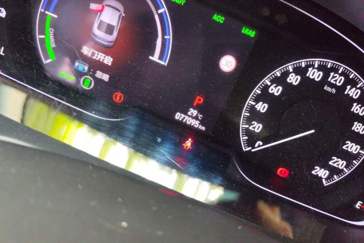 Used Honda Accord 2018 Rui Hybrid 2.0L Rui Zun Edition China VI Odometer Close Up