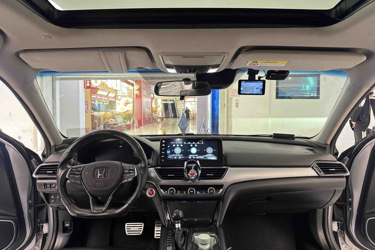 Used Honda Accord 2018 260TURBO Luxury Edition China VI Interior 11