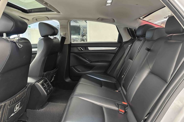 Used Honda Accord 2018 260TURBO Luxury Edition China VI Interior 13