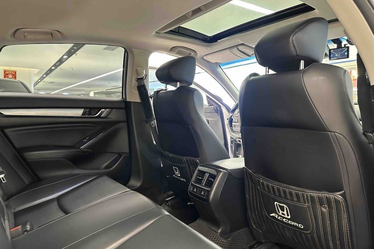 Used Honda Accord 2018 260TURBO Luxury Edition China VI Interior 4