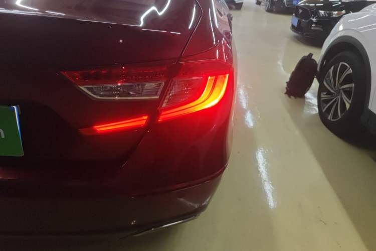 Used Honda Accord 2018 260TURBO Luxury Edition China V Emission Standard Exterior 6