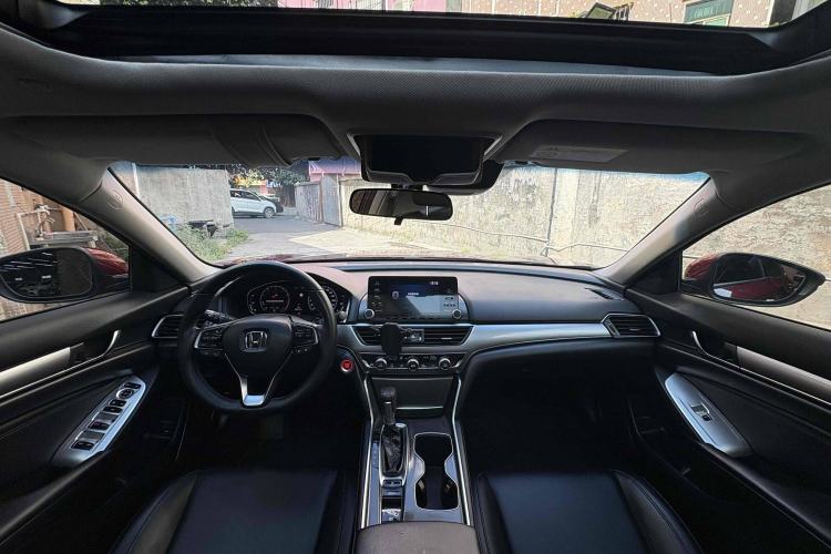 Used Honda Accord 2018 260TURBO Luxury Edition China V Emission Standard Interior 1