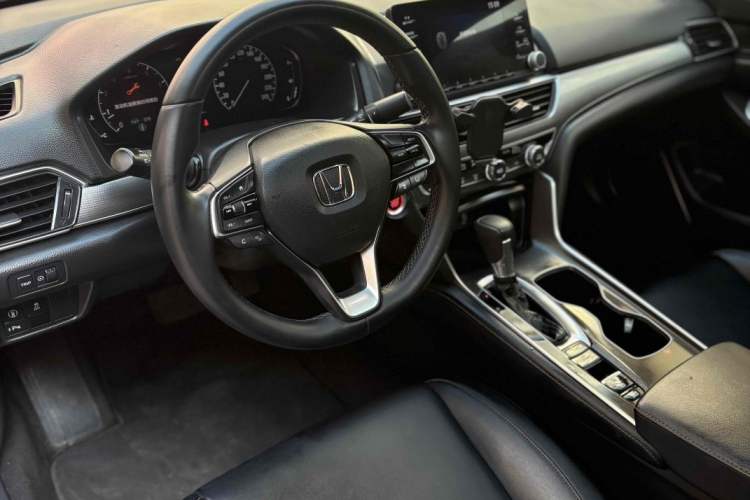 Used Honda Accord 2018 260TURBO Luxury Edition China V Emission Standard Interior 2