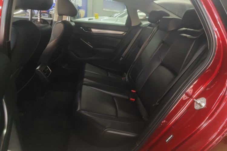 Used Honda Accord 2018 260TURBO Luxury Edition China V Emission Standard Interior 4