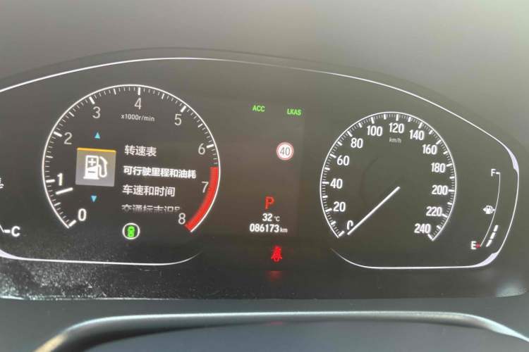 Used Honda Accord 2018 260TURBO Luxury Edition China V Emission Standard Odometer Close Up