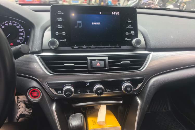 Used Honda Accord 2018 260TURBO Luxury Edition China V Emission Standard Audio And AC Panel