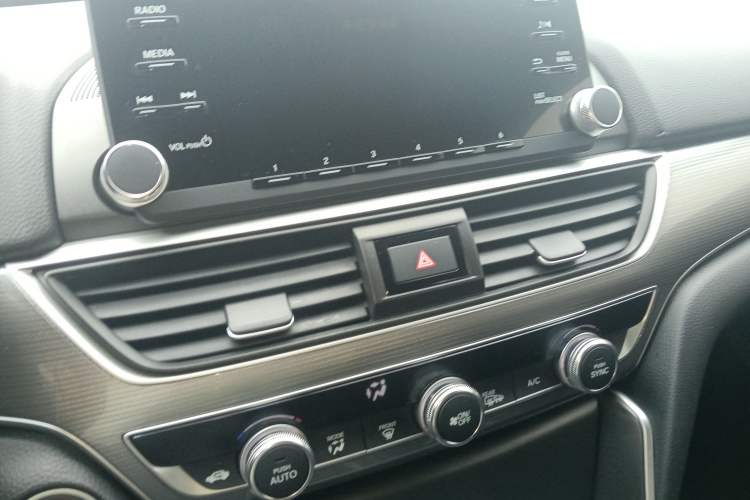 Used Honda Accord 2018 260TURBO Elite Edition China VI Audio And AC Panel