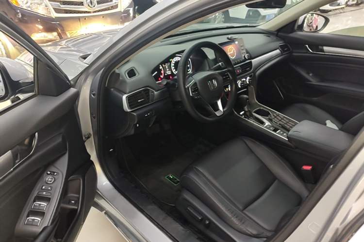 Used Honda Accord 2018 260TURBO Elite Edition China VI Driver Seat
