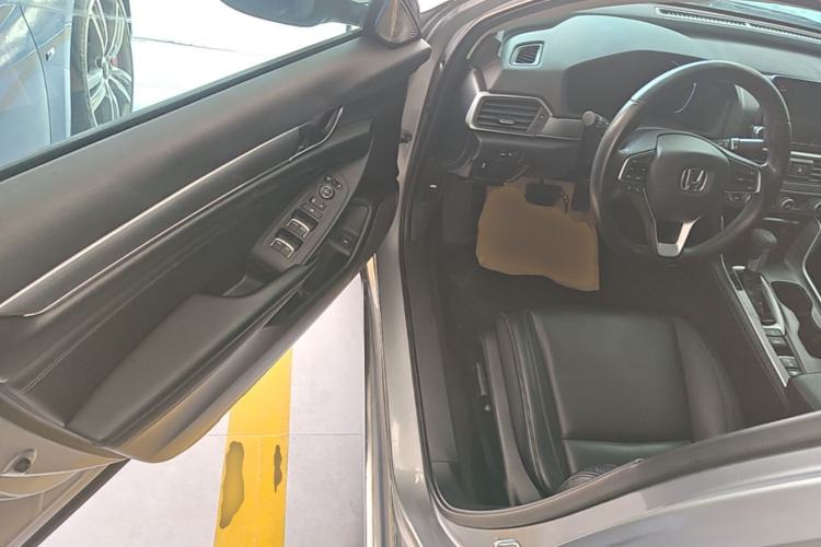 Used Honda Accord 2018 260TURBO Elite Edition China VI Driver Seat